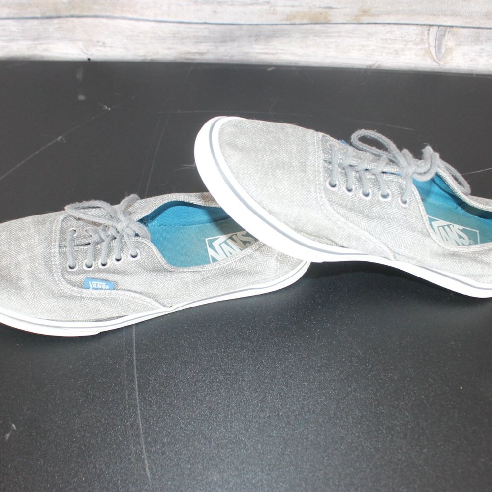 VANS LOW TOP GRAY CANVAS SHOES SIZE MEN 7.5 WOMAN 9 FASHION SNEAKERS UNISEX